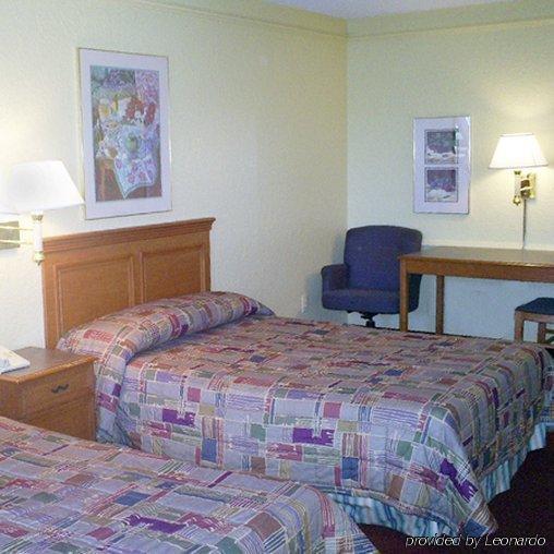 Bhagat Hotels Stone Mountain Atlanta BW Signature Collection Tucker Room photo